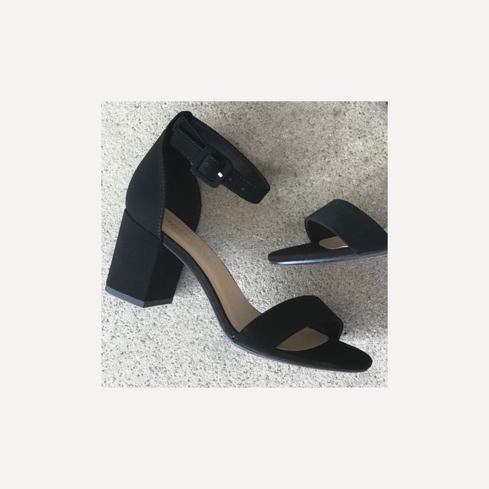 City Classified Black Cake Ankle Strap 2.5” Heel - Picture 7 of 7